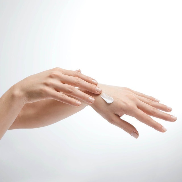 Nourishing Hand Cream with Coconut Oil  4