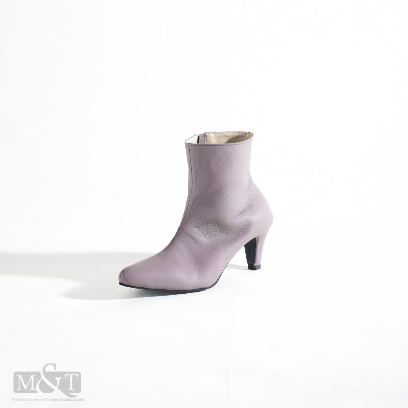 M&T Sepatu Boots High Heels