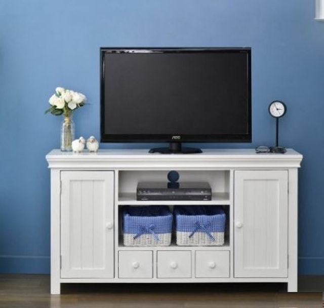 Livien Xavier TV Dresser