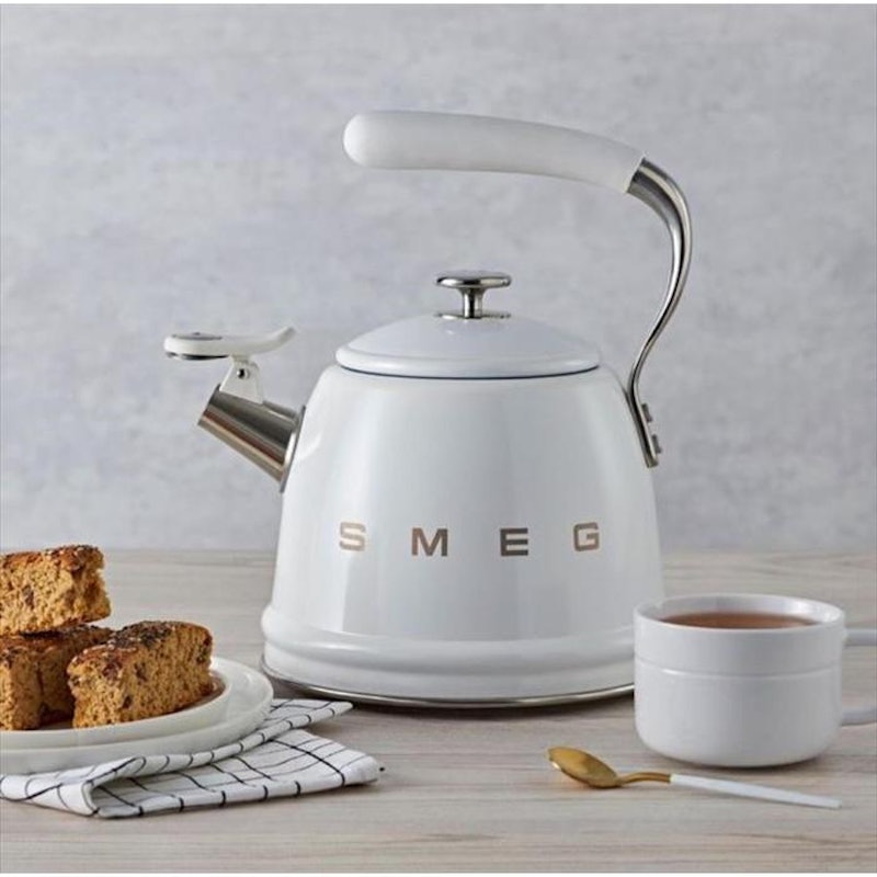 SMEG Whistling Kettle 4