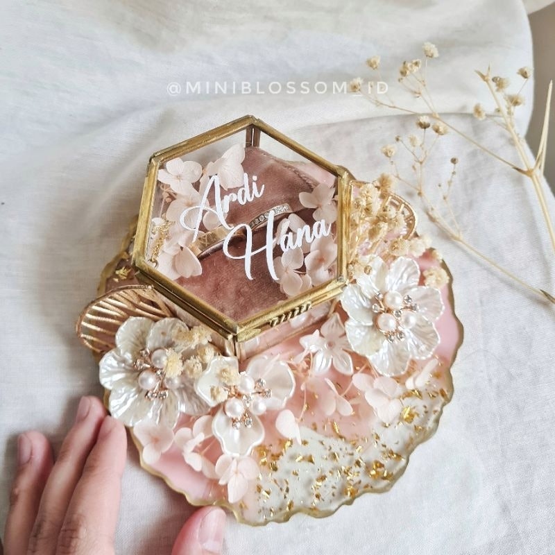 Mini Blossom Hexa Resin Ring Box 5