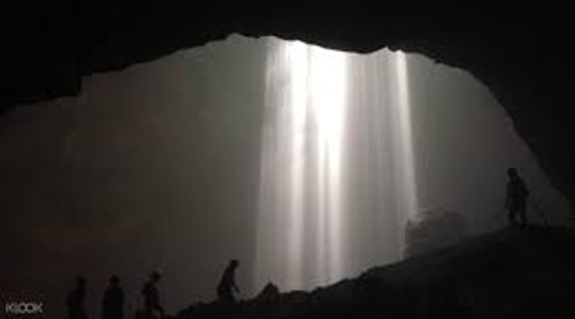 Caving Goa Jomblang 4