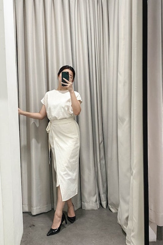 Akina Dress in Loose Linen 2