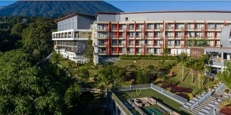 Pesona Alam Resort & Spa 5
