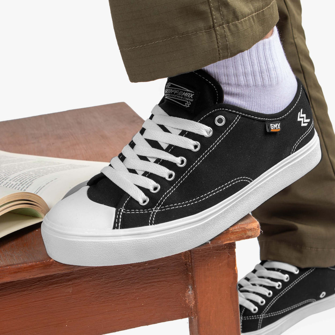 Geoff Maksimal Jaya Geoff Max Timeless Low Black White STZ