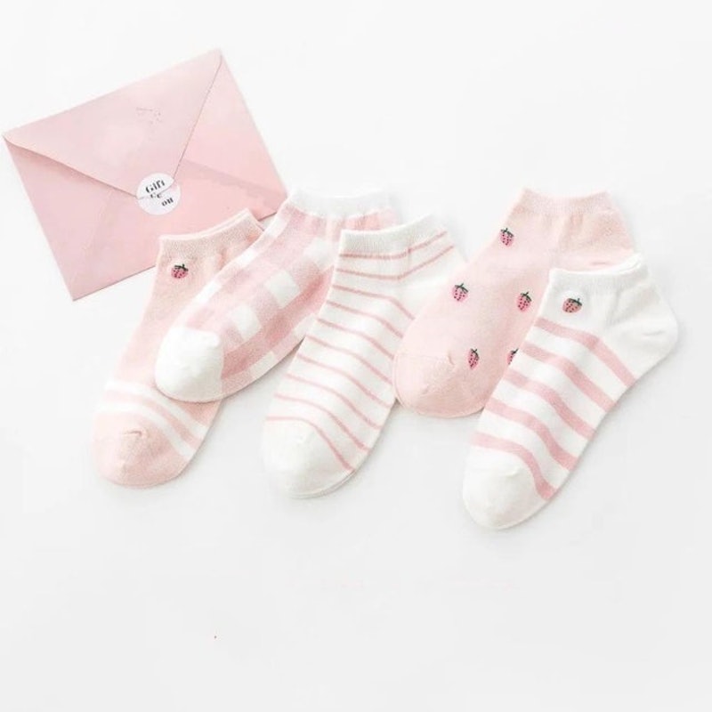 Kaos Kaki Motif Strawberry 3