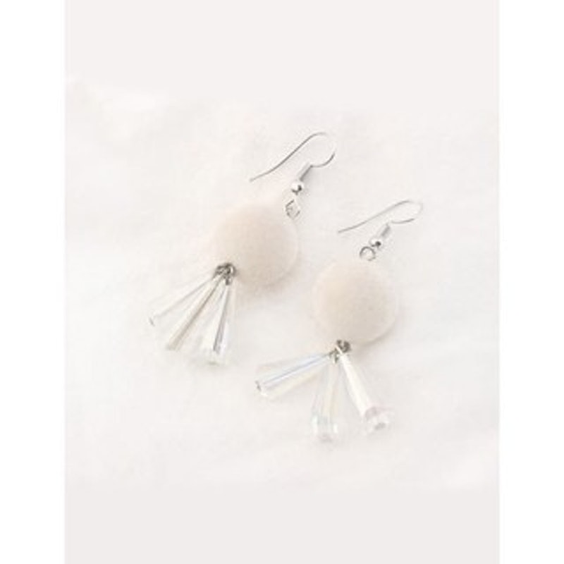 Anting Tassel Pom Glass 1