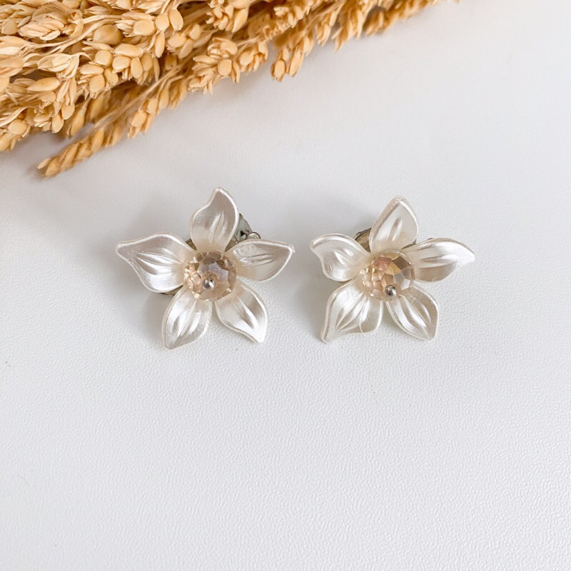 Dazscarf   Lily Anting Klip Hijab Premium