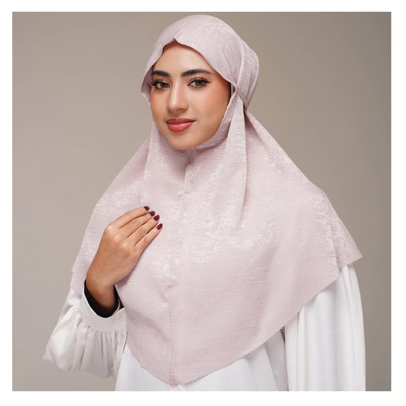 Aqillah by Ria Hijab Bergo Arumi Shimmer Silk 3