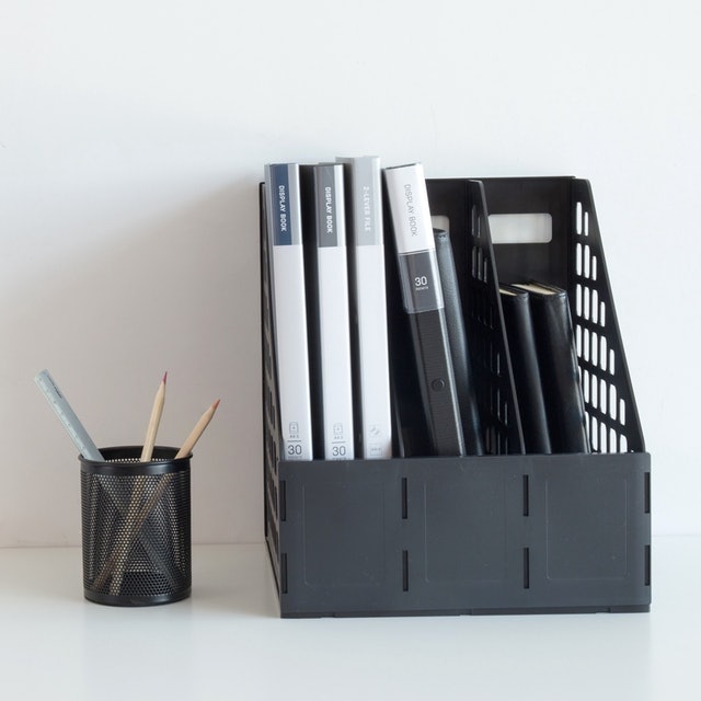 Deli Rak Box File Bahan Plastik