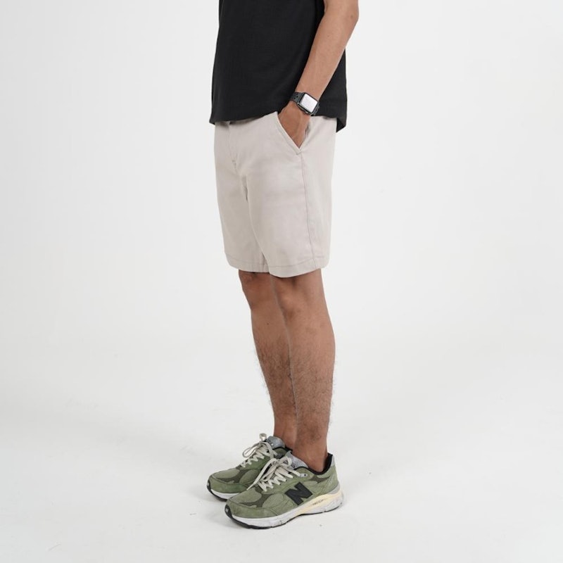 Fairgoods Celana Chinos Pendek Slim Fit Coklat Khaki 2