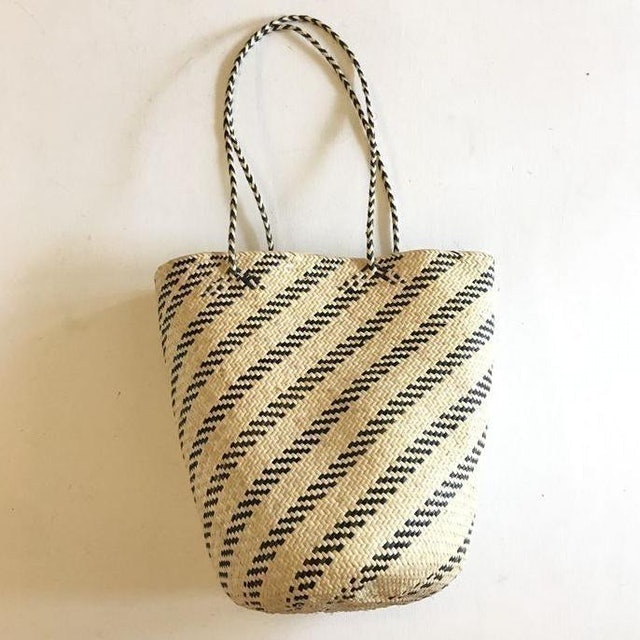 Tas Rotan Dayak Kalimantan Motif Garis