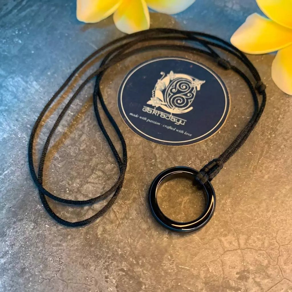 Cakradayu Kalung Tali Satin dengan Liontin Cincin Black Onyx