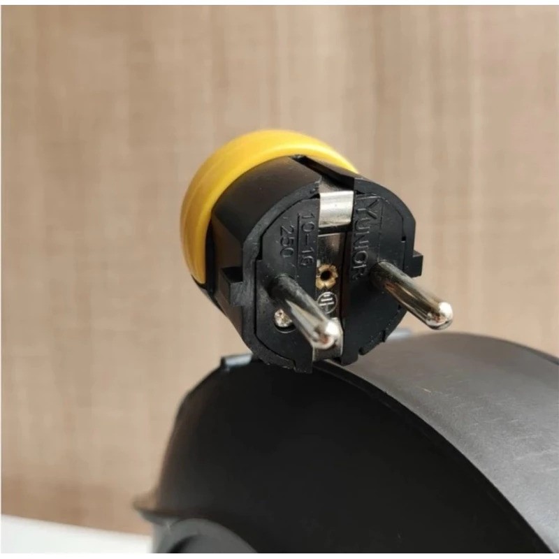 Loyal Indonesia Utama Yunior Kabel Roll 20 meter LY-118 SK