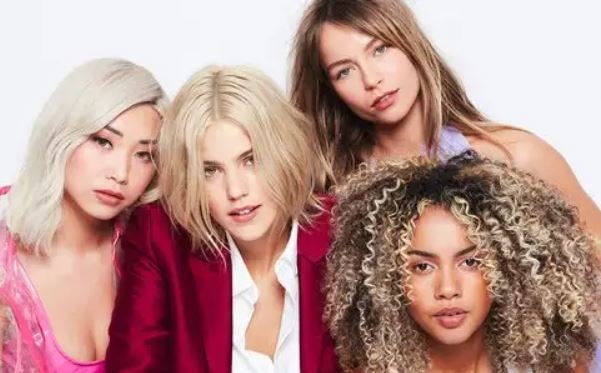 Sesuaikan tone shampoo dengan jenis warna rambut Anda