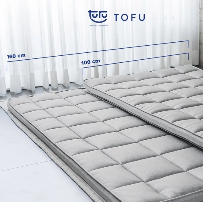 Untuk tidur berdua, pilih ukuran queen 160x200 cm; untuk sendiri, cukup single 90x200 cm