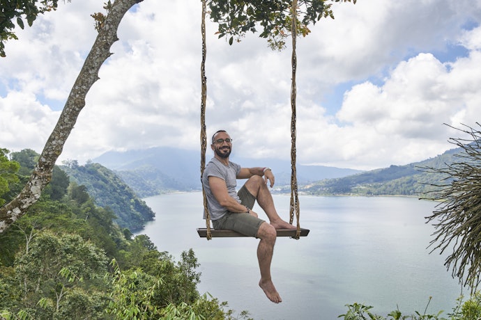 Pertimbangkan untuk glamping di daerah Bedugul seperti Richland apabila Anda menyukai view danau