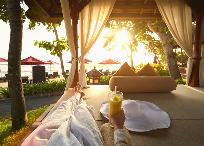 Perbedaan hotel, villa, dan resort