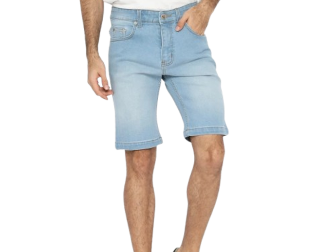 Agar nyaman dipakai jalan dan liburan, cari bahan denim yang stretch, halus, dan tidak panas
