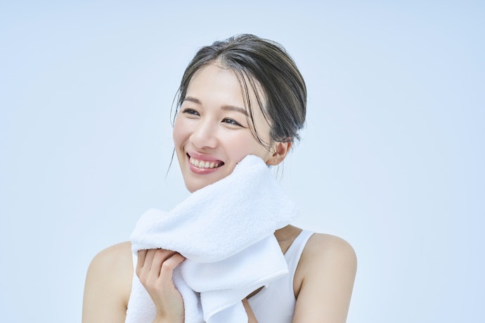 Utamakan facial wash dengan pH sekitar 4,7-5,7