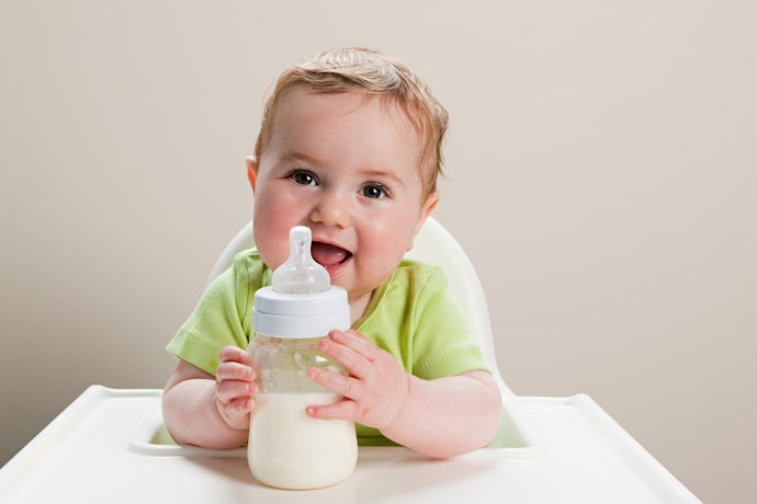 Pilih ukuran botol sesuai kebutuhan bayi Anda