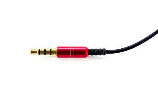 Pastikan memiliki audio jack 3,5 mm tipe TRRS