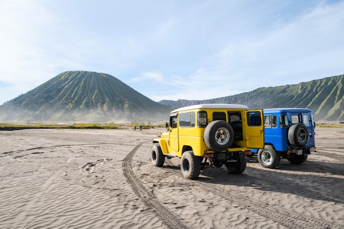 Jika ingin praktis, pilih paket tour yang disediakan
