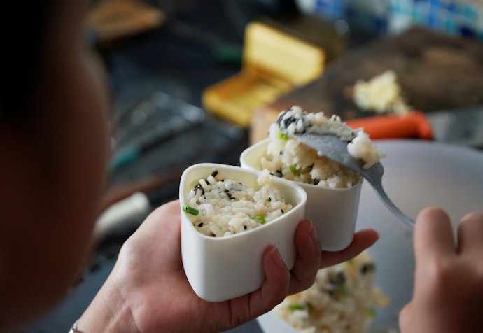 Perhatikan ukuran cetakan nasi bento, untuk anak-anak pilih yang kecil