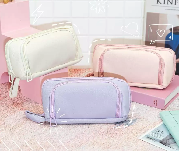 Jika ingin model terbaru, pilih tipe pouch dari kain, plastik, atau silikon