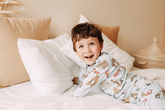 Pilih bantal anak ukuran kecil, sedang, atau besar