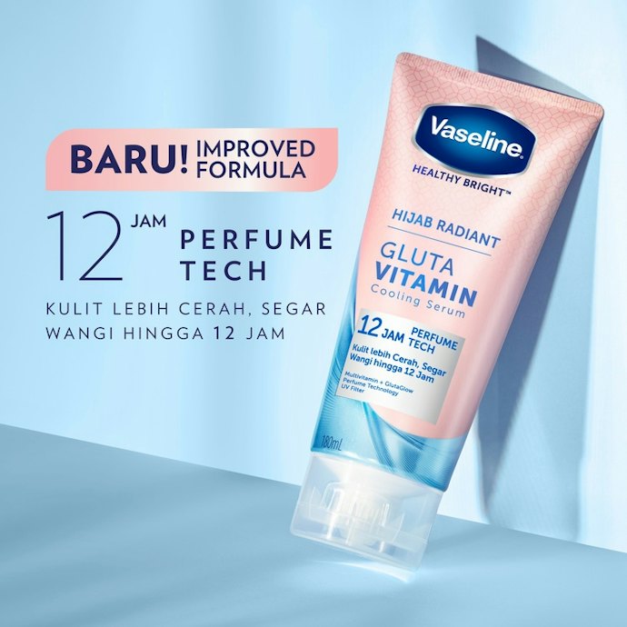 Jika ingin tekstur ringan dan tidak lengket, cek seri Vaseline Hijab dengan formula cooling