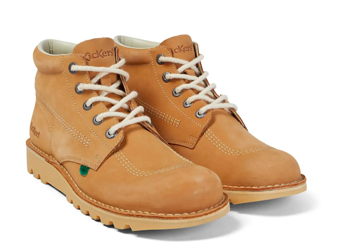 Perhatikan material dan teknologi sepatunya