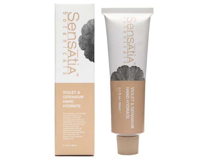Bila kulit Anda kering dan sensitif, pastikan hand cream tak mengandung fragrance dan alkohol