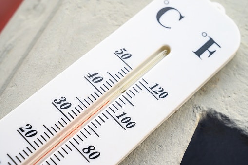 Pertimbangkan bantal panas yang dilengkapi thermostat