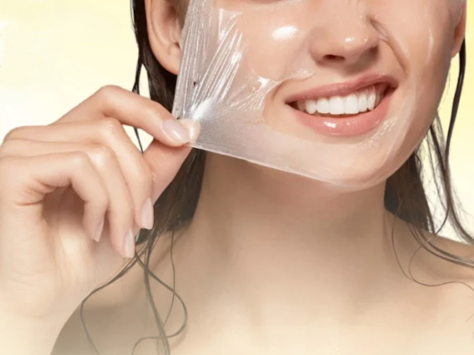 Kulit Anda kering dan sensitif? Kurangi durasi waktu pemakaian masker dan aplikasikan pelembap setelahnya
