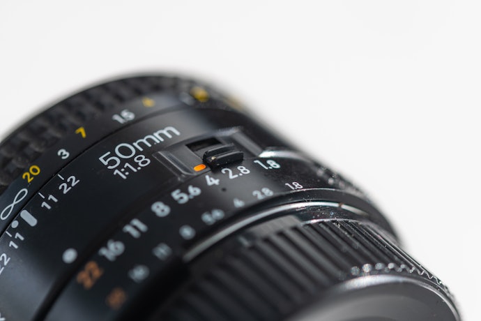 Periksa focal length yang dimiliki lensa