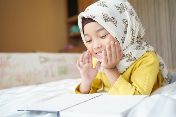Perhatikan pesan moral yang diberikan: Keberanian, berbakti pada orang tua, atau kejujuran