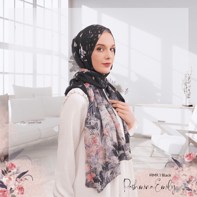 Apabila Anda ingin mencoba berbagai gaya hijab, pilih hijab cotton model pashmina