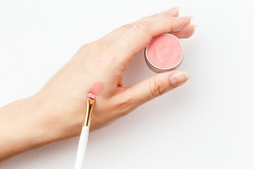 Hindari warna nude pink