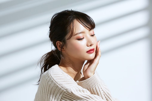Tentukan finish blush yang tepat
