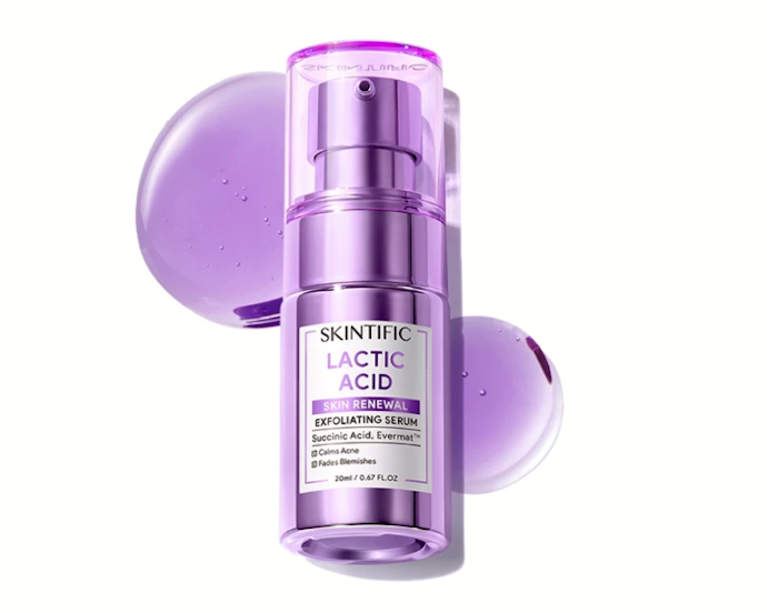 Pilih serum dengan kandungan AHA untuk mengatasi bruntusan pada kulit yang cenderung kering