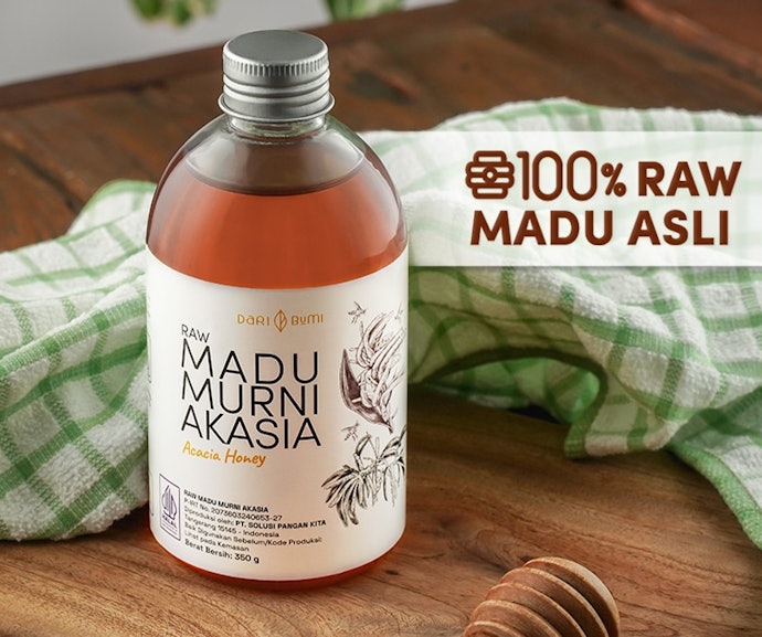 Pilih madu murni atau raw honey, tanpa tambahan gula atau sirup