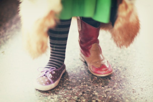 Sesuaikan desain sepatu dengan usia anak
