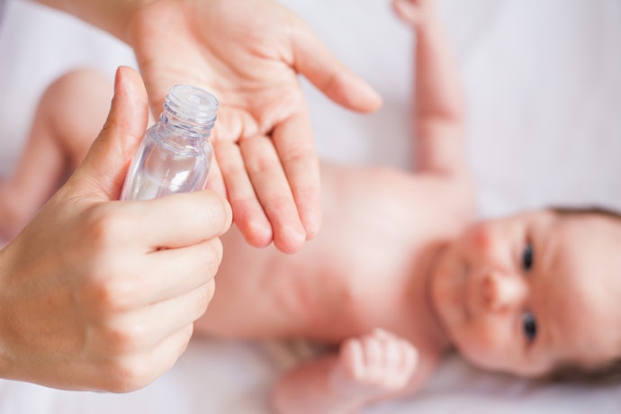 Untuk penggunaan pada bayi dan anak, pastikan produknya bebas bahan kimia berbahaya