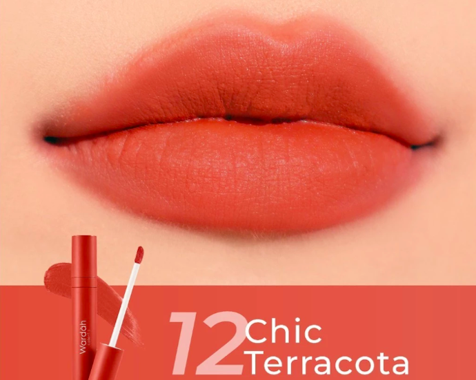 Pilih warna lipstik bernuansa hangat seperti peach dan terracotta agar kulit sawo matang terlihat cerah dan fresh