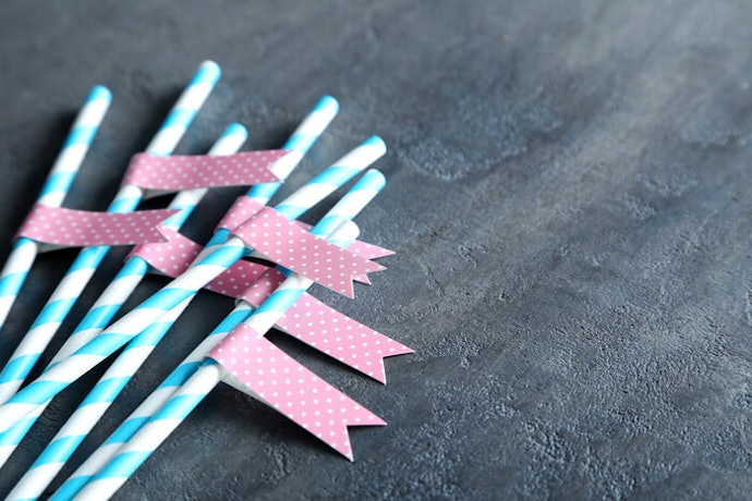 Bendera kecil atau cake topper untuk acara pesta