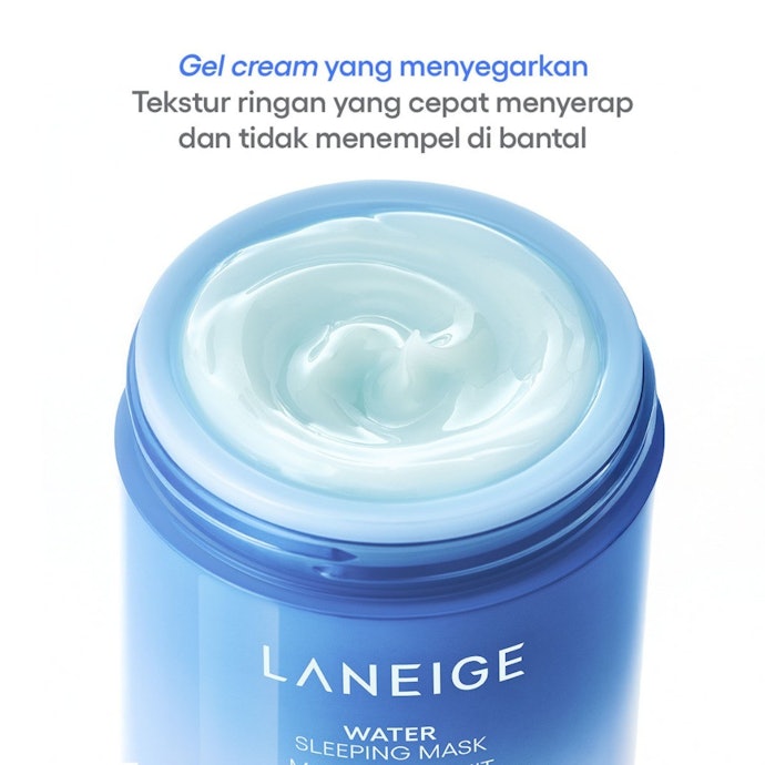 Pilih sheet mask atau sleeping mask yang melembapkan; hindari clay mask karena berisiko membuat kulit makin kering