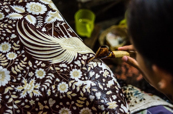 Cek jenis kain batiknya: Batik tulis, batik cap, atau batik printing