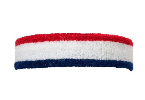 Pilih bahan yang menyerap keringat dengan cepat, seperti poliester, spandeks, lycra, dan nilon