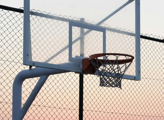 Utamakan ring basket portable yang aman untuk latihan berbagai teknik